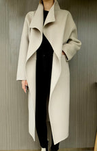 Load image into Gallery viewer, The Mara Cashmere Marino Winter Coats
