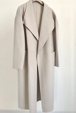 Load image into Gallery viewer, The Mara Cashmere Marino Winter Coats
